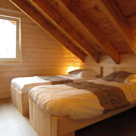 Cozy Chalet In Oignies-en-thierache With Sauna 木屋