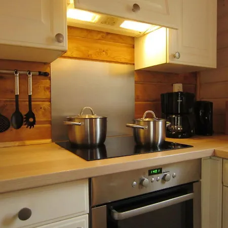 Cozy Chalet In Oignies-en-thierache With Sauna * 瓦涅