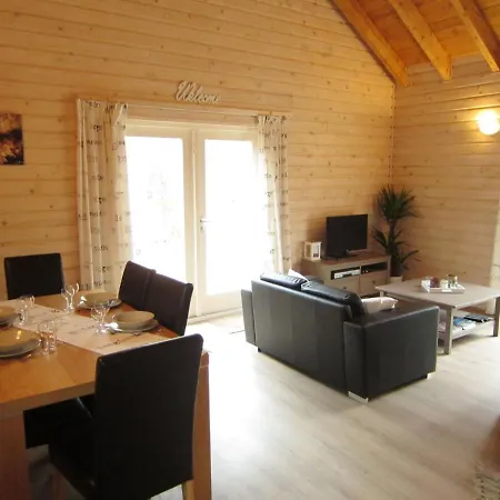 Cozy Chalet In Oignies-en-thierache With Sauna 木屋 *