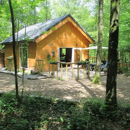 Cozy Chalet In Oignies-en-thierache With Sauna 木屋