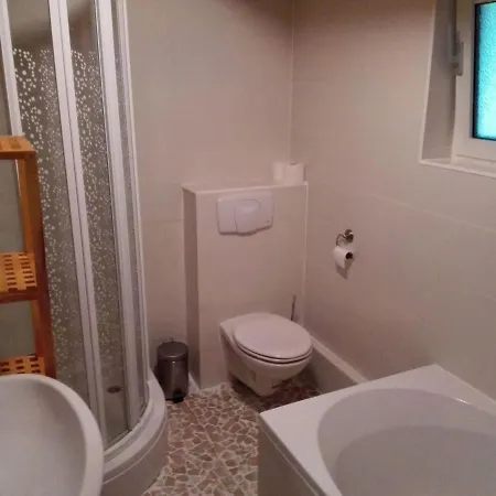 木屋 Cozy Chalet In Oignies-en-thierache With Sauna 瓦涅