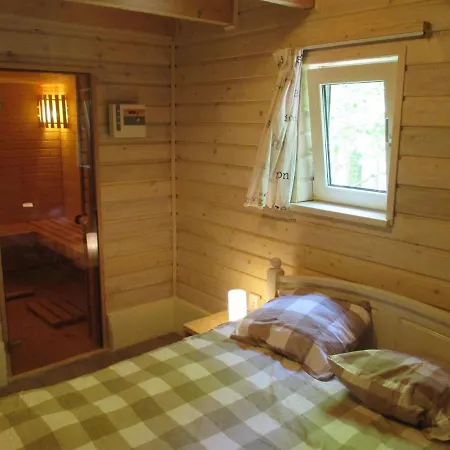 Cozy Chalet In Oignies-en-thierache With Sauna 木屋 瓦涅